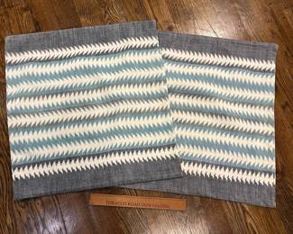 M26 - $20. Crate & Barrel Genevieve Bennett Pillow Cover Set. 23" square.