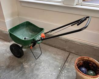 M3 - $10. Scotts Lawn Spreader