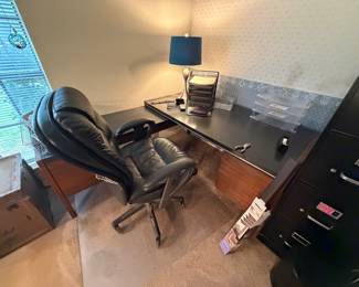 L-Saped desk with chair