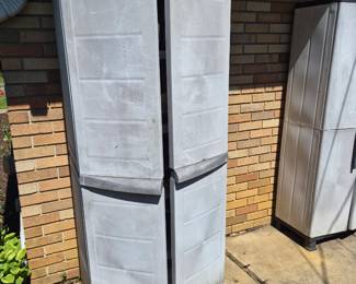 many storage units