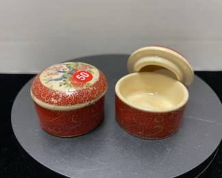 2 Japanese containers