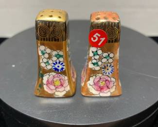 2 Japanese shakers