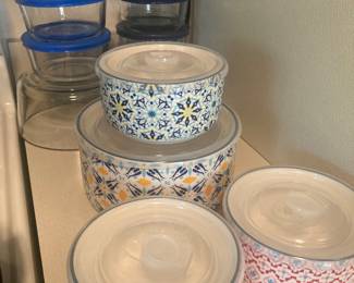 Pyrex and Anchor Hocking (background).