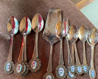 Dessert and teaspoon set