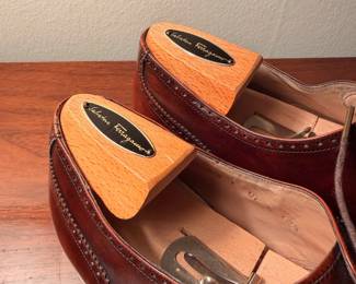 Vintage men’s Salvatore Ferragamo wingtip shoes in EU Size 10.5 w/ wood Ferragamo inserts and dust bags