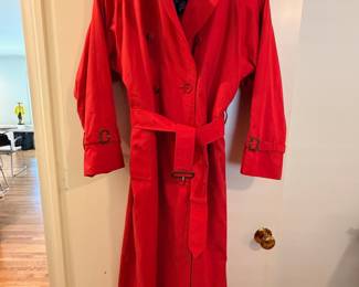 Beautiful red Burberry trench coat with original wool insert.  This piece is in excellent vintage condition!