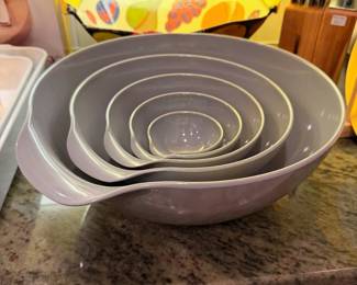 Rare and barely used vintage Norman Copenhagen 5 piece nesting mixing bowl set