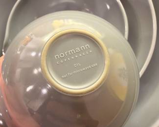 Rare and barely used vintage Norman Copenhagen 5 piece nesting mixing bowl set