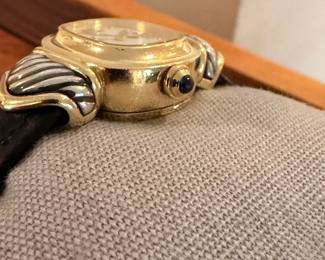 Vintage ladies David Yurman wrist watch marked 750 with leather band and in excellent working condition