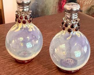 Very cute art glass  salt & pepper set