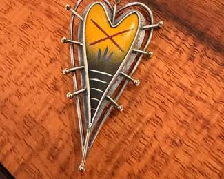 Vintage K. Kayworth sterling silver & 22kt gold ‘Heart’ brooch