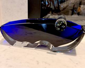 Stunning Thomas Bastide Baccarat “Oceanie” cobalt blue vase w/ kaleidoscope rod