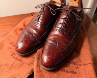Vintage men’s Salvatore Ferragamo wingtip shoes in EU Size 10.5 w/ wood Ferragamo inserts and dust bags