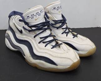 Nike Zoom Air White and Navy Sneakers