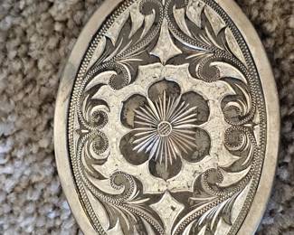 belt buckle