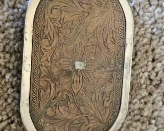 belt buckle