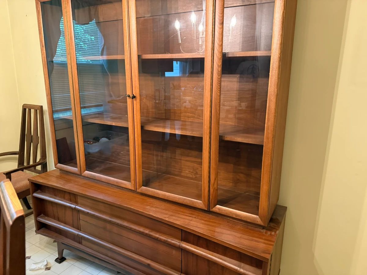 MID CENTURY DINING ROOM SUITE VERY NICE