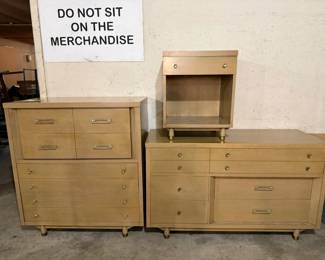 DREXEL MID CENTURY BEDROOM SUITE