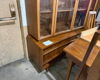 SIDE VIEW OF MID CENTURY DINING ROOM SUITE