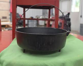 cast iron pot