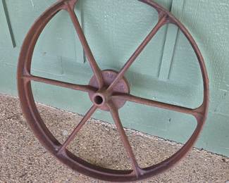 Metal wagon wheel