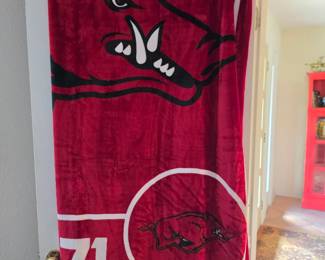 Razorback throw