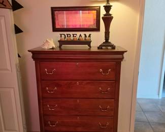 Chest of drawers