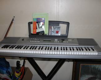 SUPER NICE KEYBOARD w/STAND