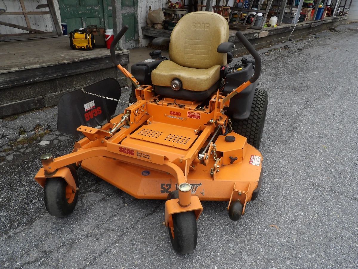 Commercial Scag mower 425 hours