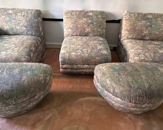 Weiman Furniture 3 Piece Sectional Sofa With 2 Matching Ottomans Lot #: 16