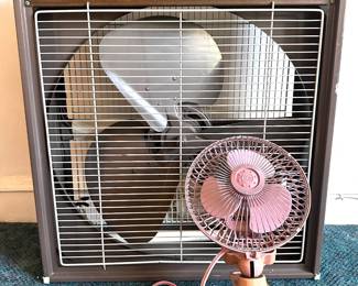 Vintage Hunter 1960s Automatic Box Fan & Vintage 1980s Holmes Fan With Clip Lot #: 161