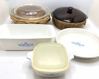 3 Vintage Cornflower Blue Corning Ware Casserole Dishes & Fire King & Pyrex In Baskets Lot #: 103