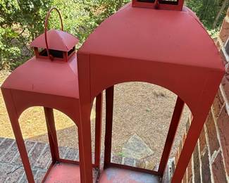 Red Metal Pagoda Top Lantern Set