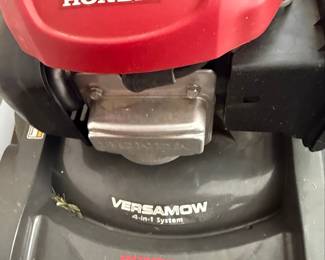 Honda HRX217 Versamow Lawnmower