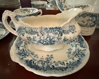 W. Hulme "Maine" Blue Willow Pattern China Set