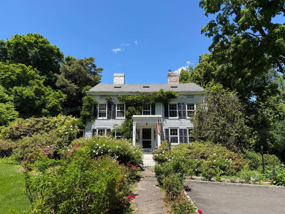 A Riverside Residence | Antiques & Decorative Arts