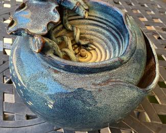 Tabletop blue glazed lotus fountain