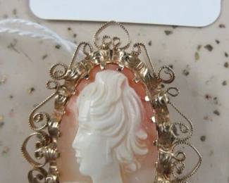Antique Gold Filled Cameo Pin