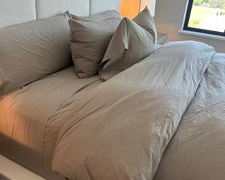 Restoration Hardware- Queen