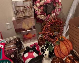 Assorted Holiday Decorative Items