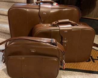 Antique American Tourister 4-piece Leather Luggage Set
