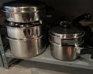 Several piece Salad Master set