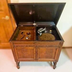 Antique Acoustic Phonograph Cabinet Gilbert & Co Ltd. Sheffield England
