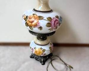 Vintage Floral Hurricane Table Lamp