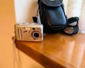 Kodak EasyShare CX6200 4.0MP Digital Camera with Carrying Case