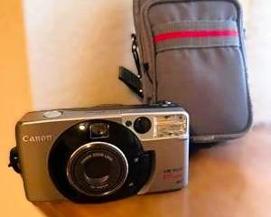 Canon Sure Shot 105 Zoom 35mm Film Camera w/ Carrying Case