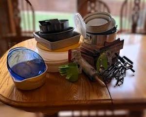 Large Kitchenware & Bakeware Lot