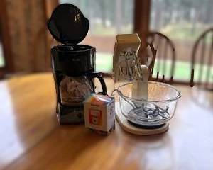 Small Appliance & Kitchen Accessories Lot