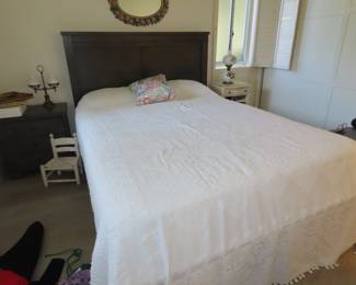 Like new queen size bed set.