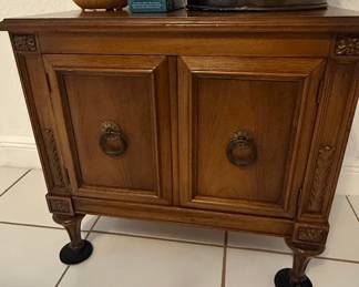 Antique Thomasville Mahogany Sideboard Cabinet